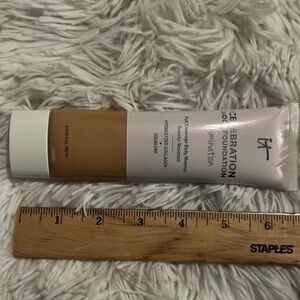 IT Cosmetics Celebration Foundation in Medium Shade